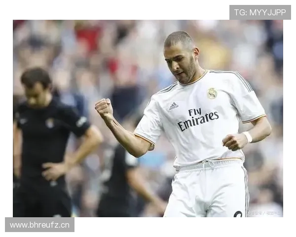 本泽马 vs 伊布:谁才是“艺术型中锋”的巅峰代表 本泽马 vs 伊布:谁才是“艺术型中锋”的巅峰代表